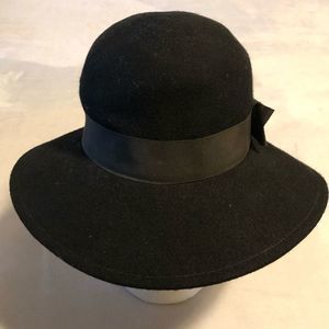 Vintage GEO. W. Bollman & Co., Inc. Peachfelt 100% Wool Black Cloche Style Hat •